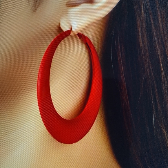 Colored hoop earrings - Picture 3 of 4